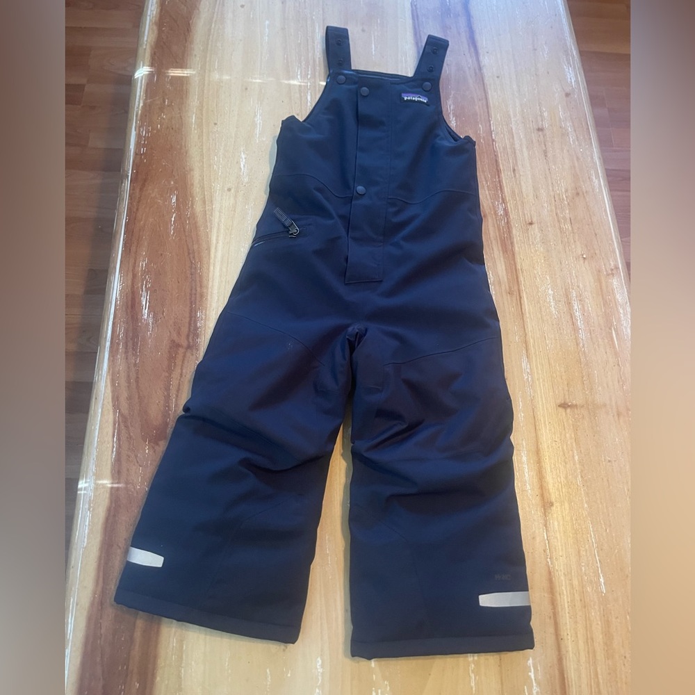 Patagonia navy blue snow bibs 3T